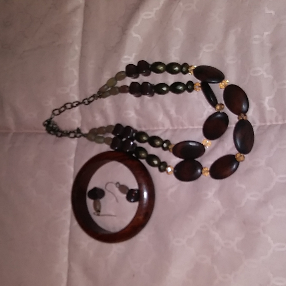 Necklace earrings bracelet set